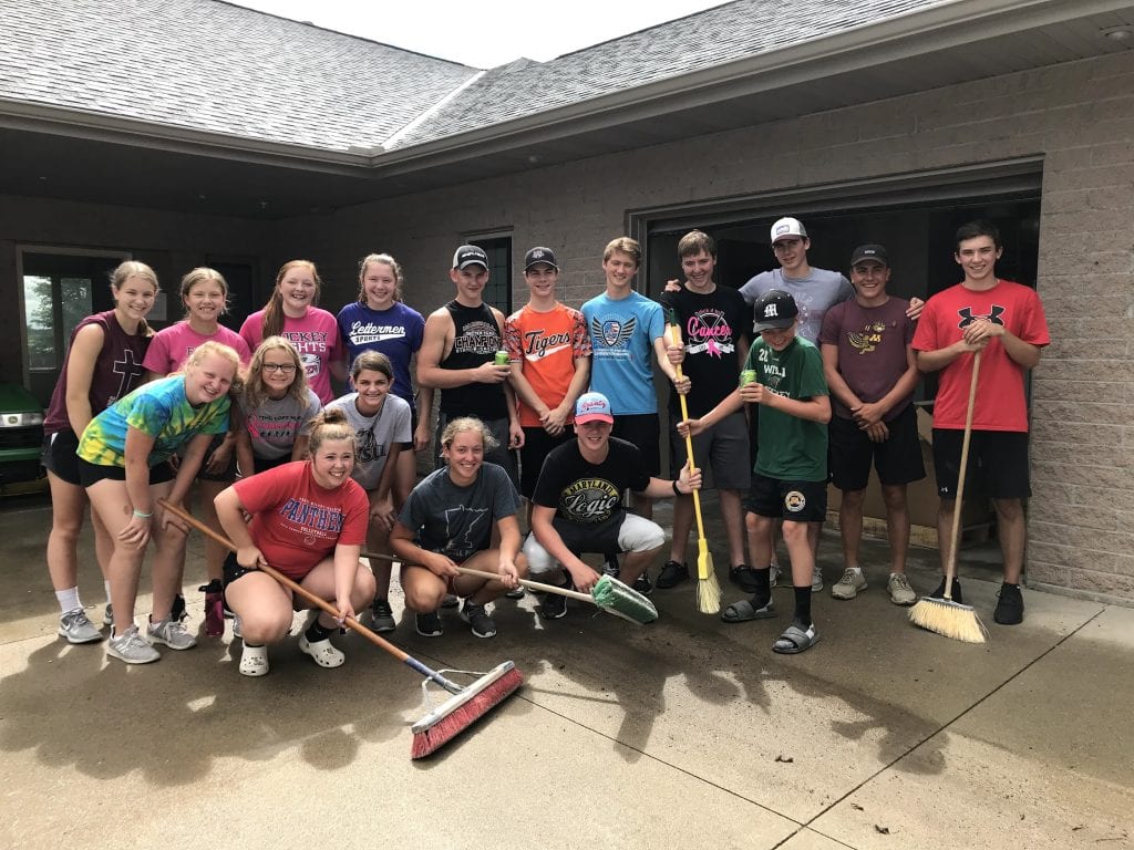 Image of some volunteers at Prairie Home Hospice.